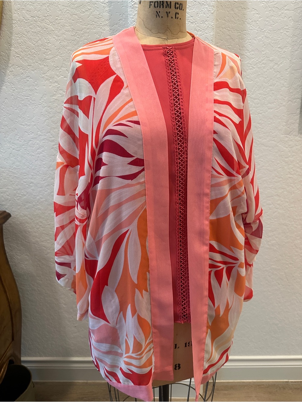 Ann Taylor Pink Coral & White Printed Kimono